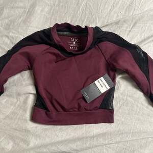 NUX Maroon Black Mesh Detail Long Sleeve Active Crop Top Women's Size Small
